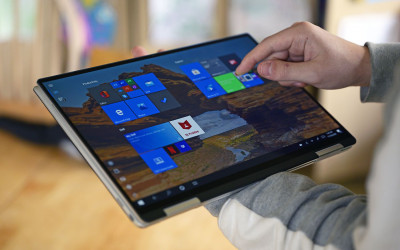 Comparing the Dell XPS 13 7390 2-in-1 and MacBook Pro: Which One is Right for You?